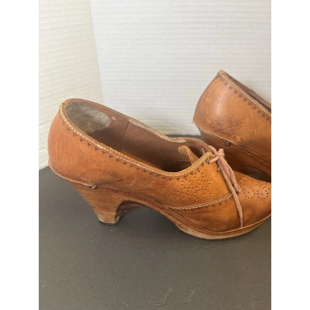 Vintage 70’s Quali Craft Casualettes Shoes Wing Tip Leather Brazil Wood Heels 7b